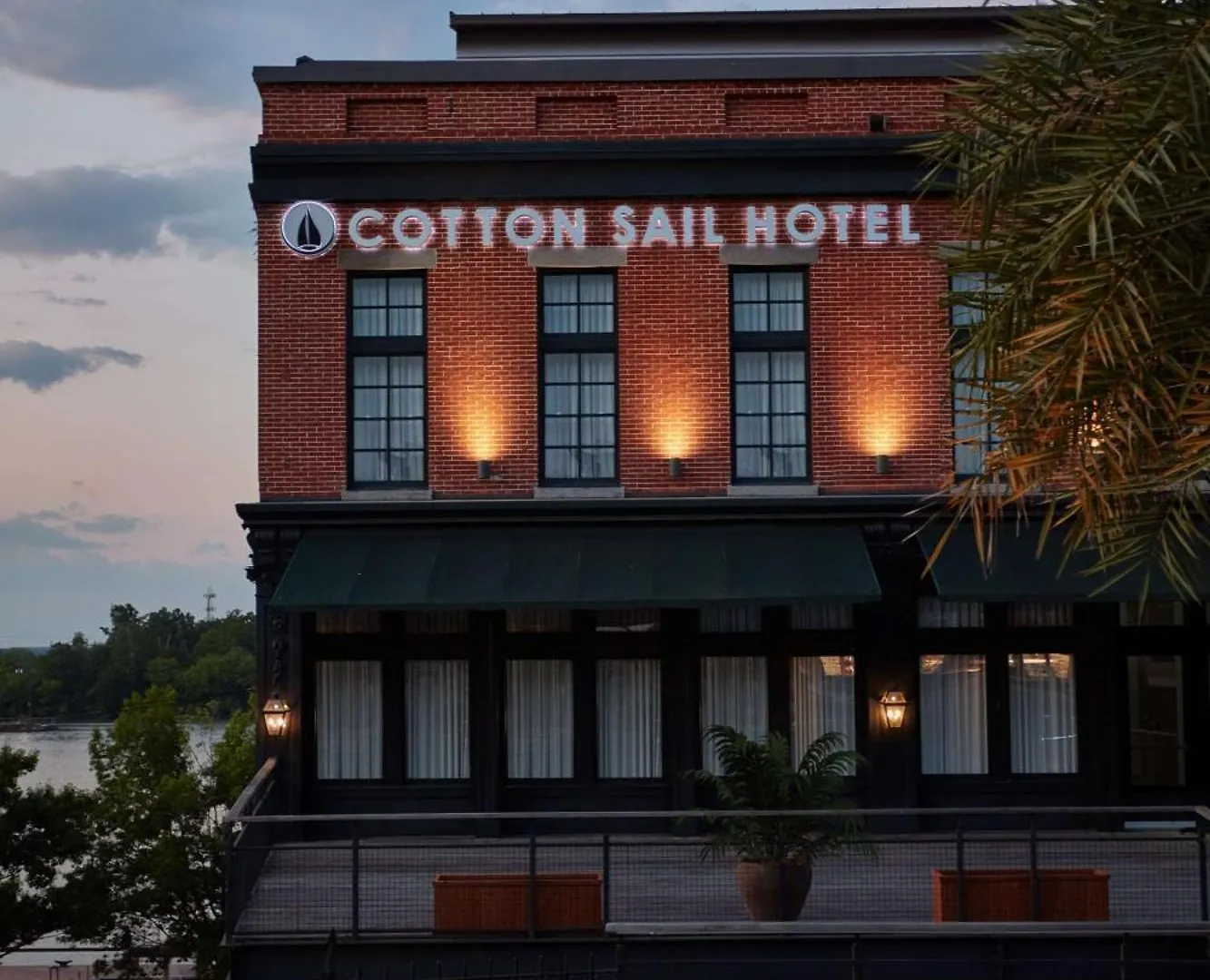 The Cotton Sail - Tapestry Collection By Hilton Savannah