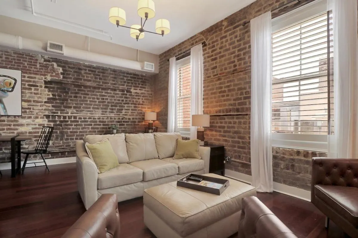 Downtown Loft- Steps Away From Plant Riverside! Apartment *