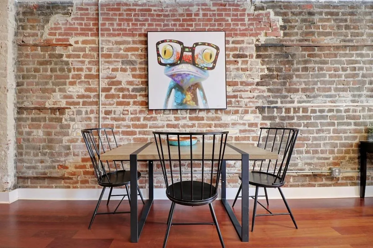 Downtown Loft- Steps Away From Plant Riverside! * Savannah