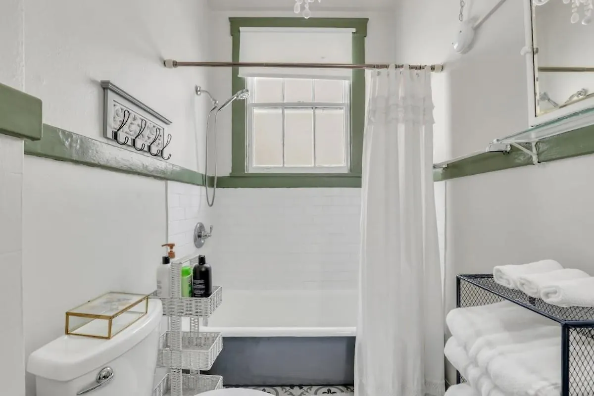 The Graham On Oglethorpe Square Holiday home Savannah