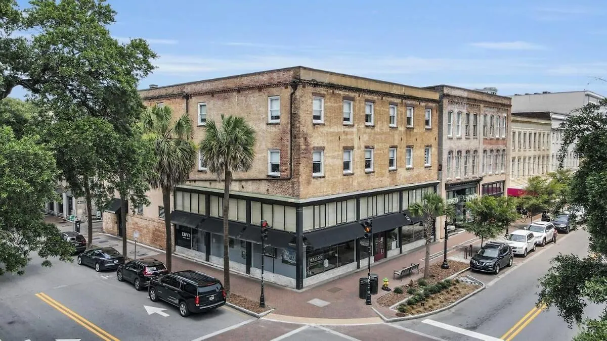 Apartment Old Towne Loft On Broughton -steps To Market Savannah