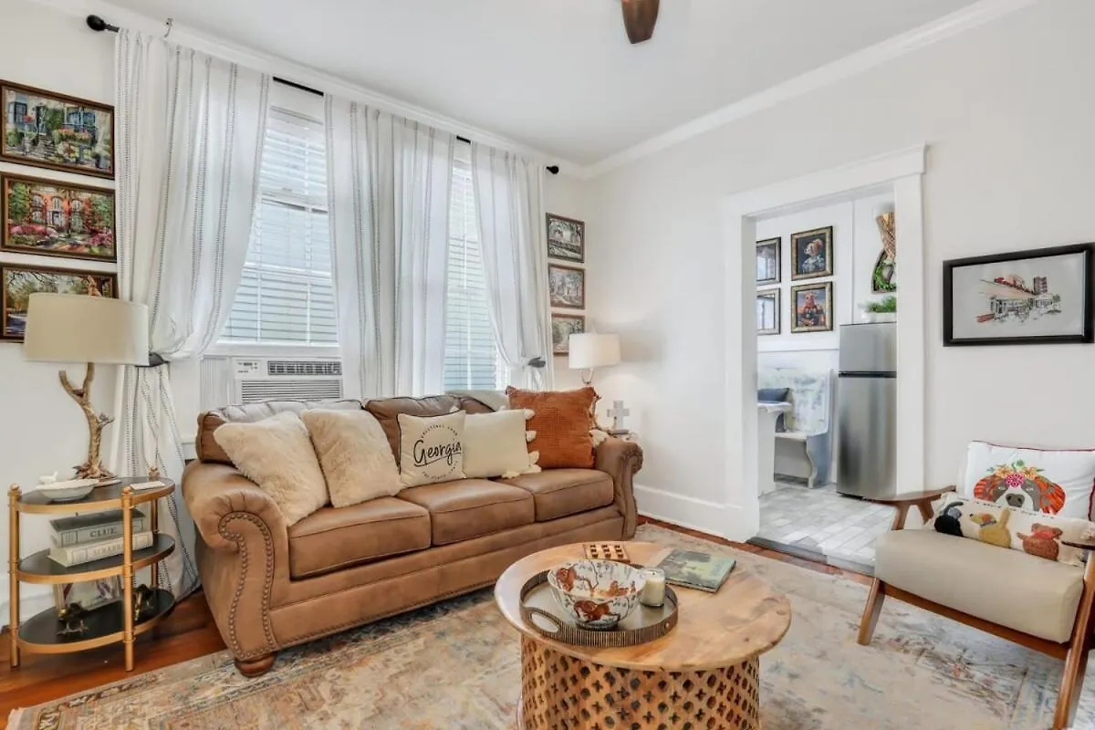 Southern Belle On Oglethorpe Square Holiday home Savannah