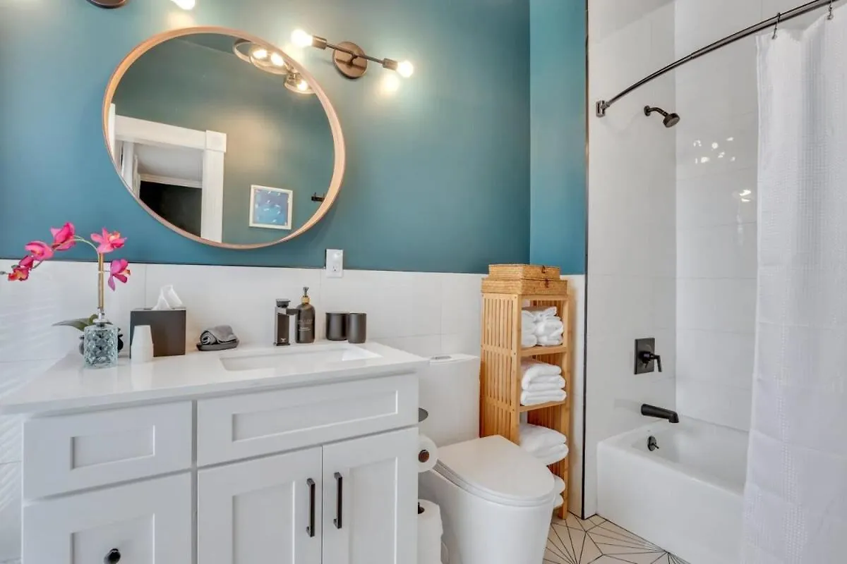 Holiday home The Palm House-downtown Private Patio Luxury *