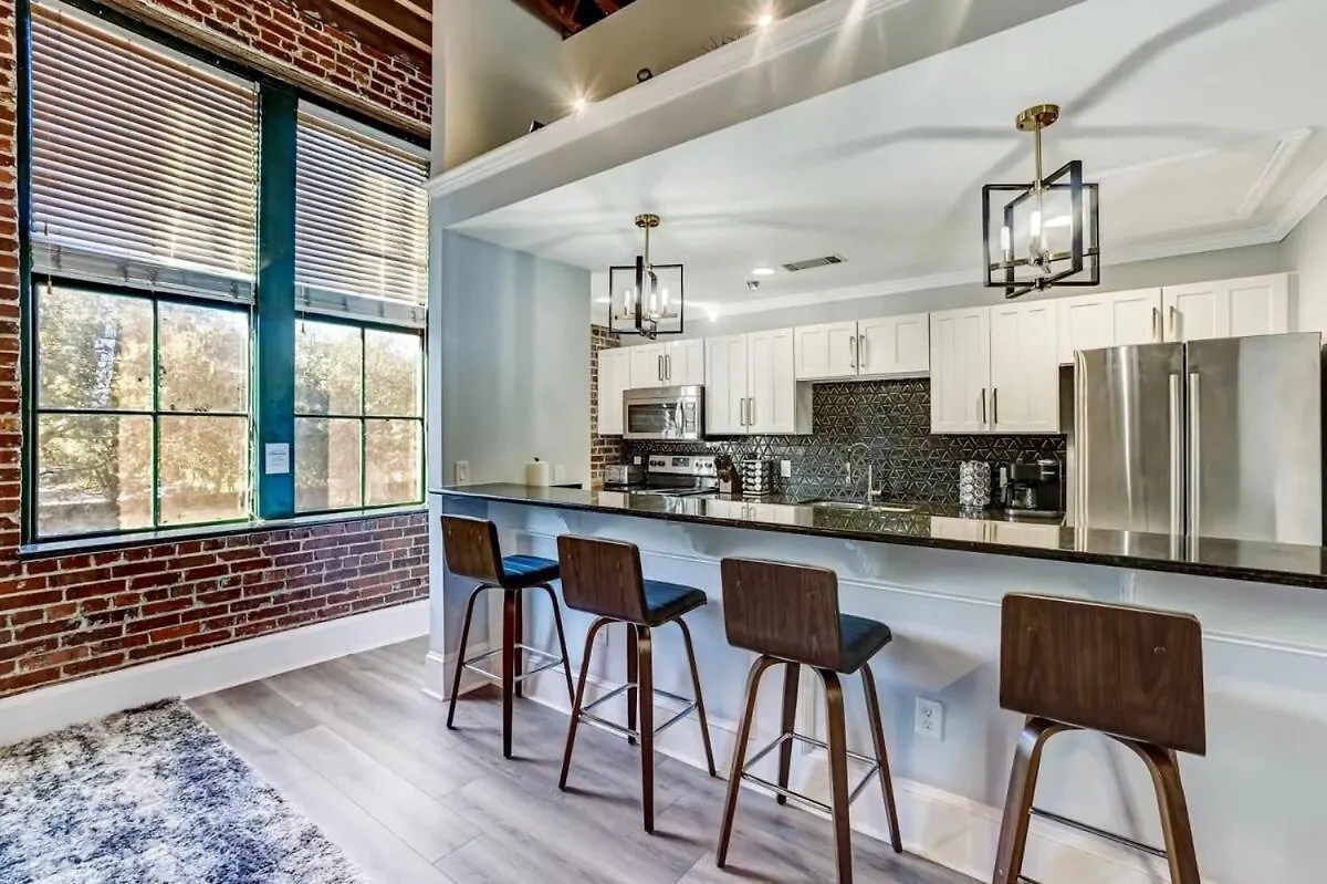 West End Loft - Downtown 5 Min Walk To River St 서배너