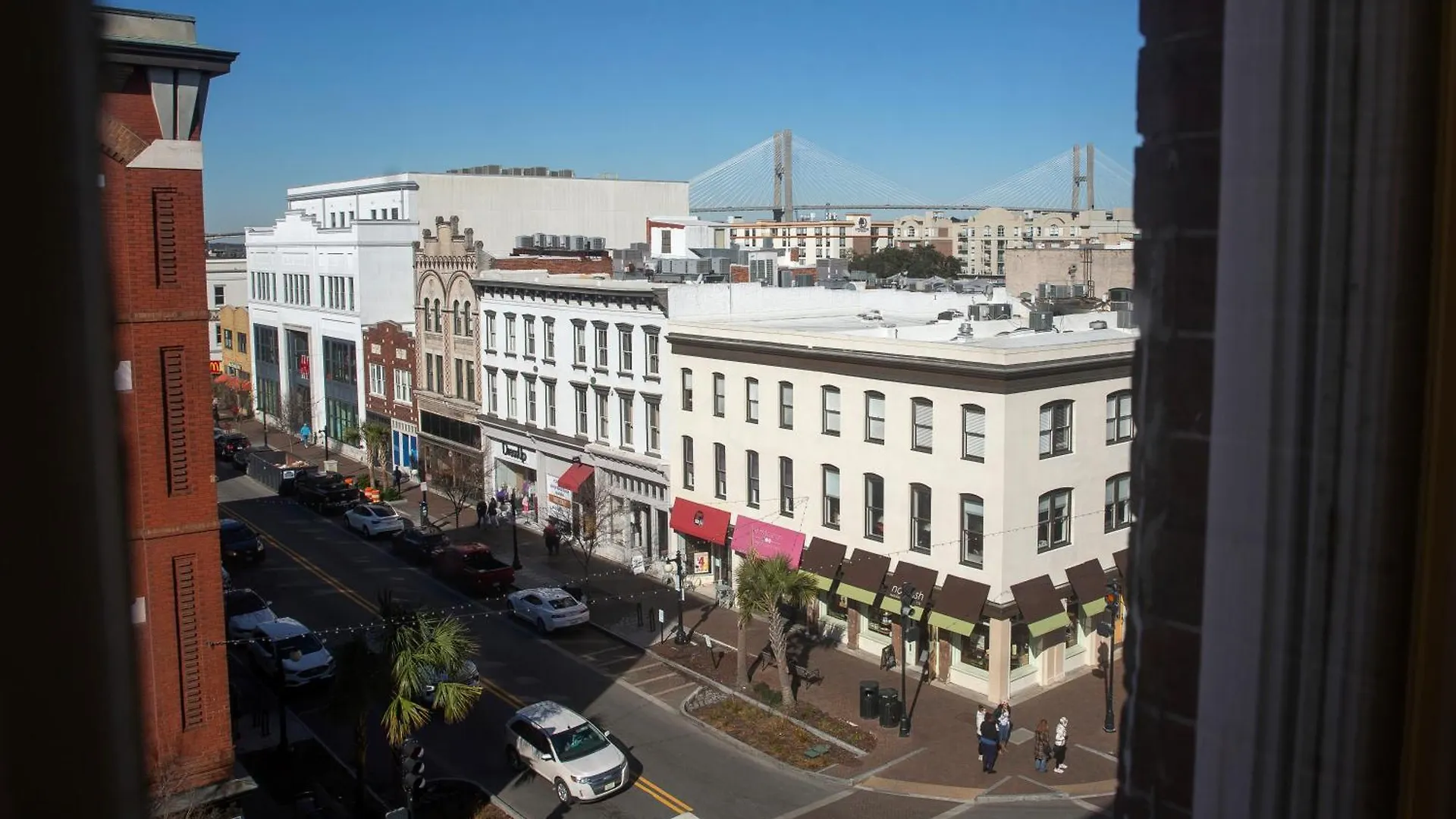 Corner View Broughton Penthouse With Free Reserved Parking *