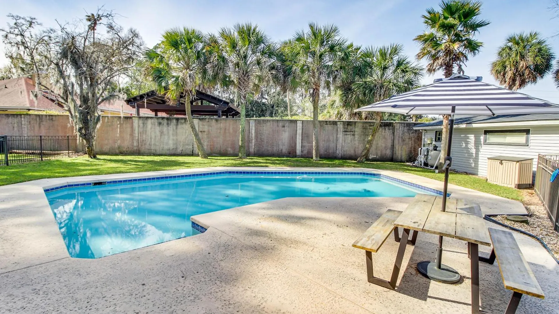 Holiday home Riverfront Getaway With Pool And Dock! Savannah