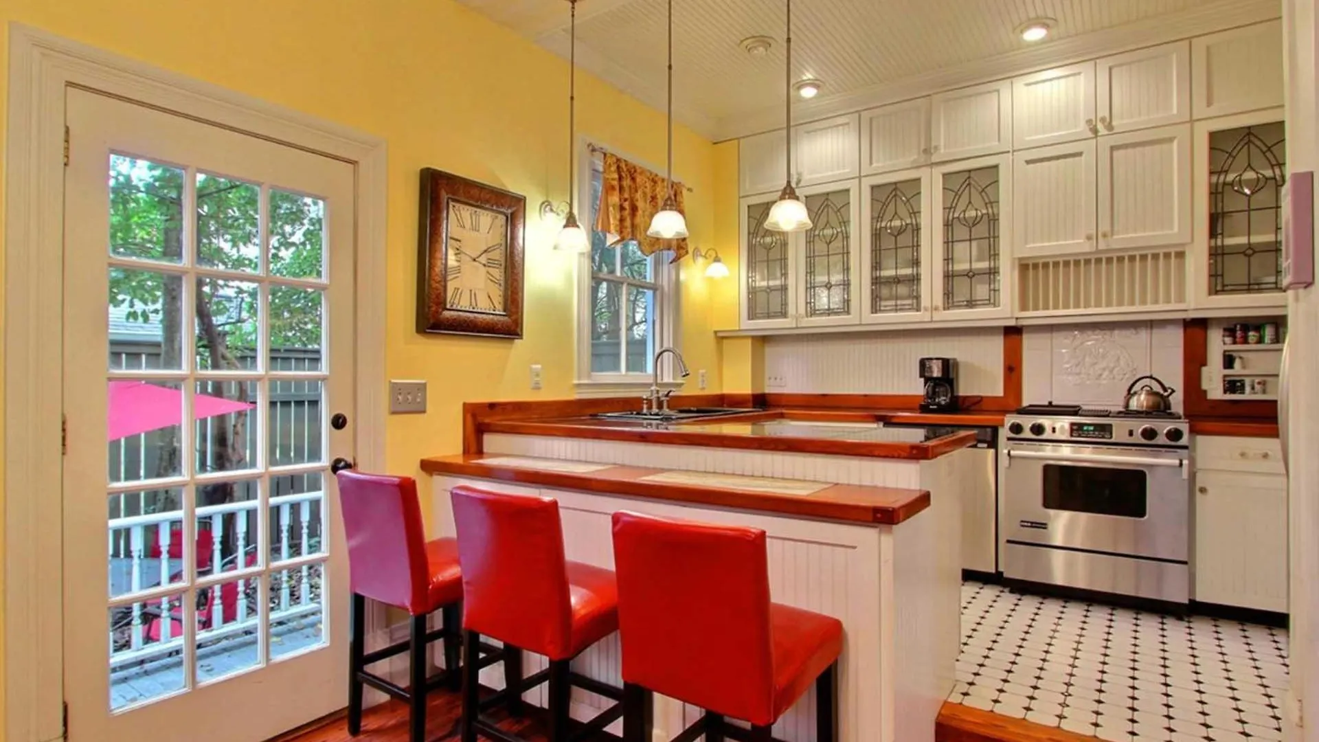 Washington Square Manor * Savannah