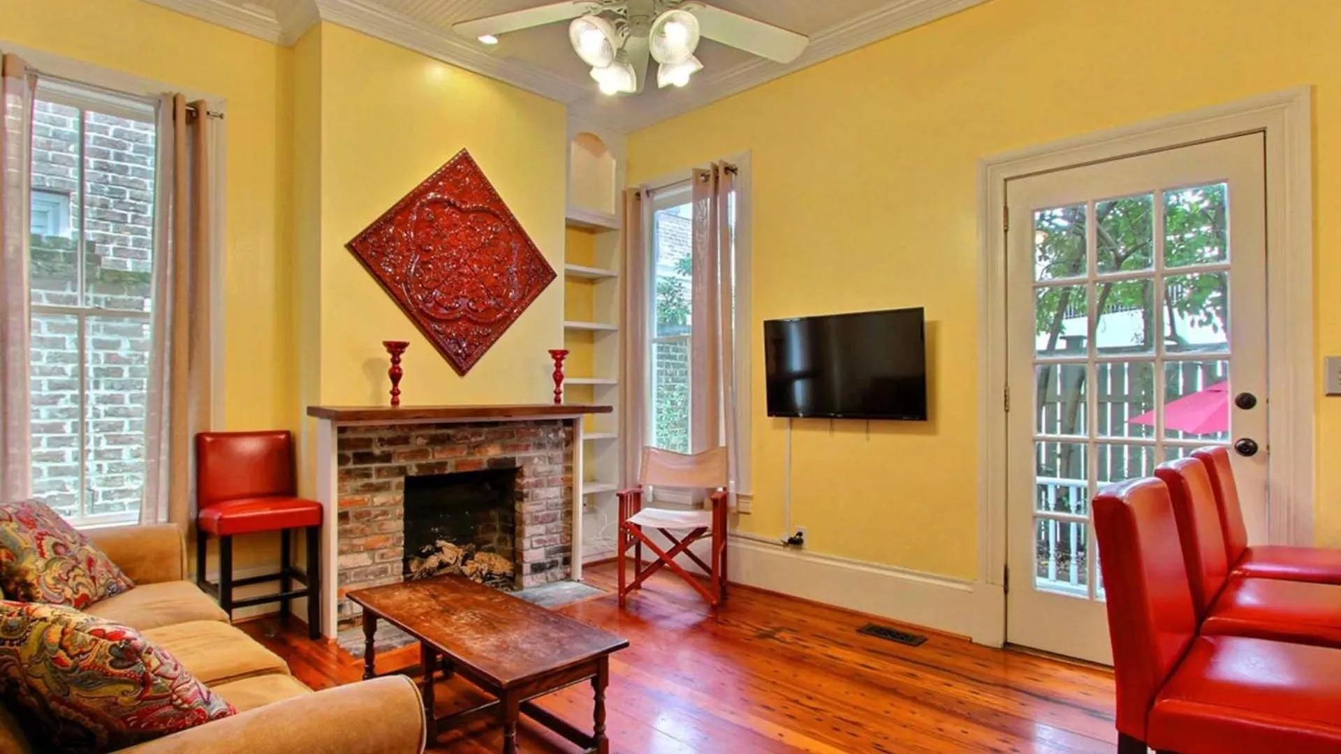 Washington Square Manor Holiday home Savannah