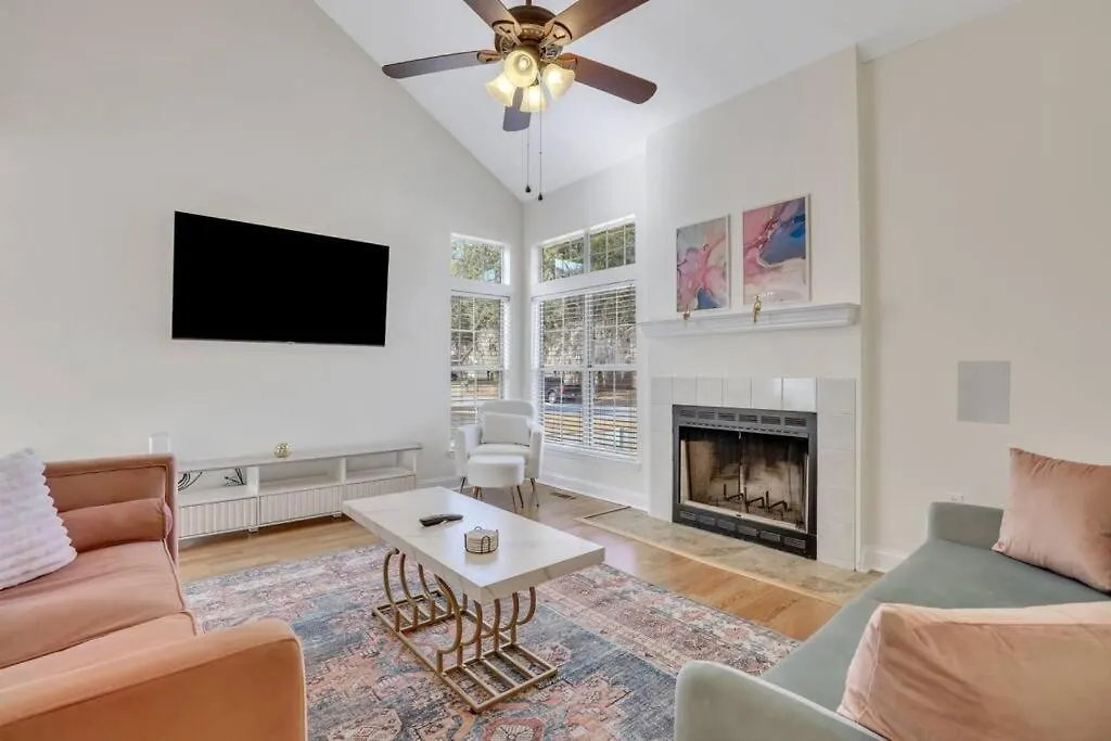 Apartment The Dream House: 3 Bed 3 Bath Savannah