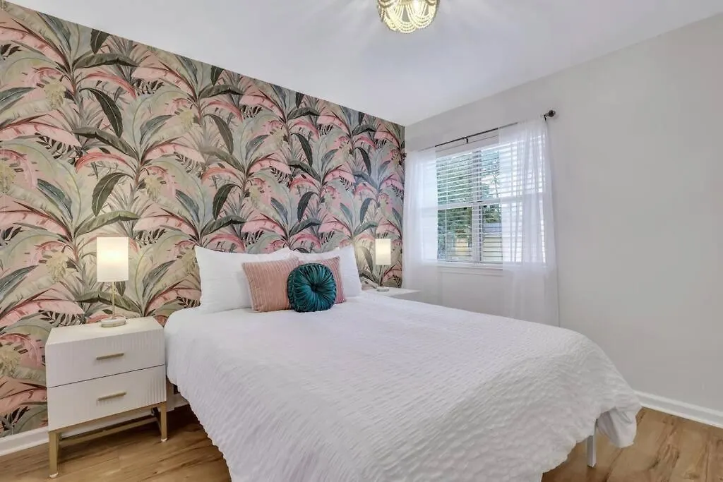 The Dream House: 3 Bed 3 Bath Savannah