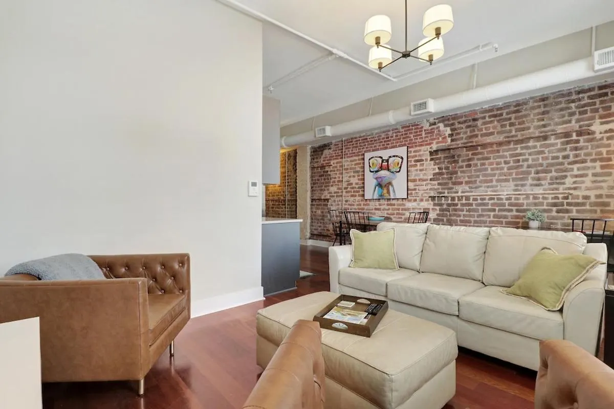 Downtown Loft- Steps Away From Plant Riverside! Savannah