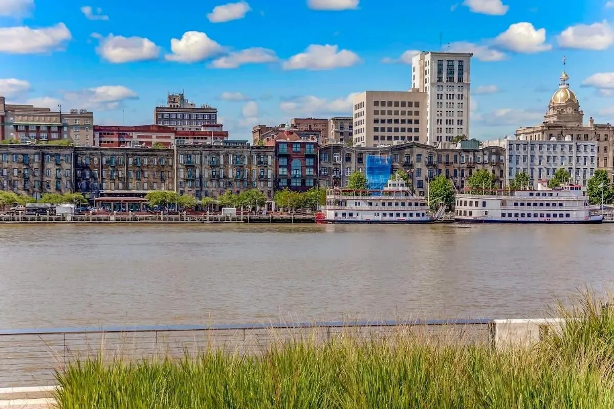West End Loft - Downtown 5 Min Walk To River St 서배너