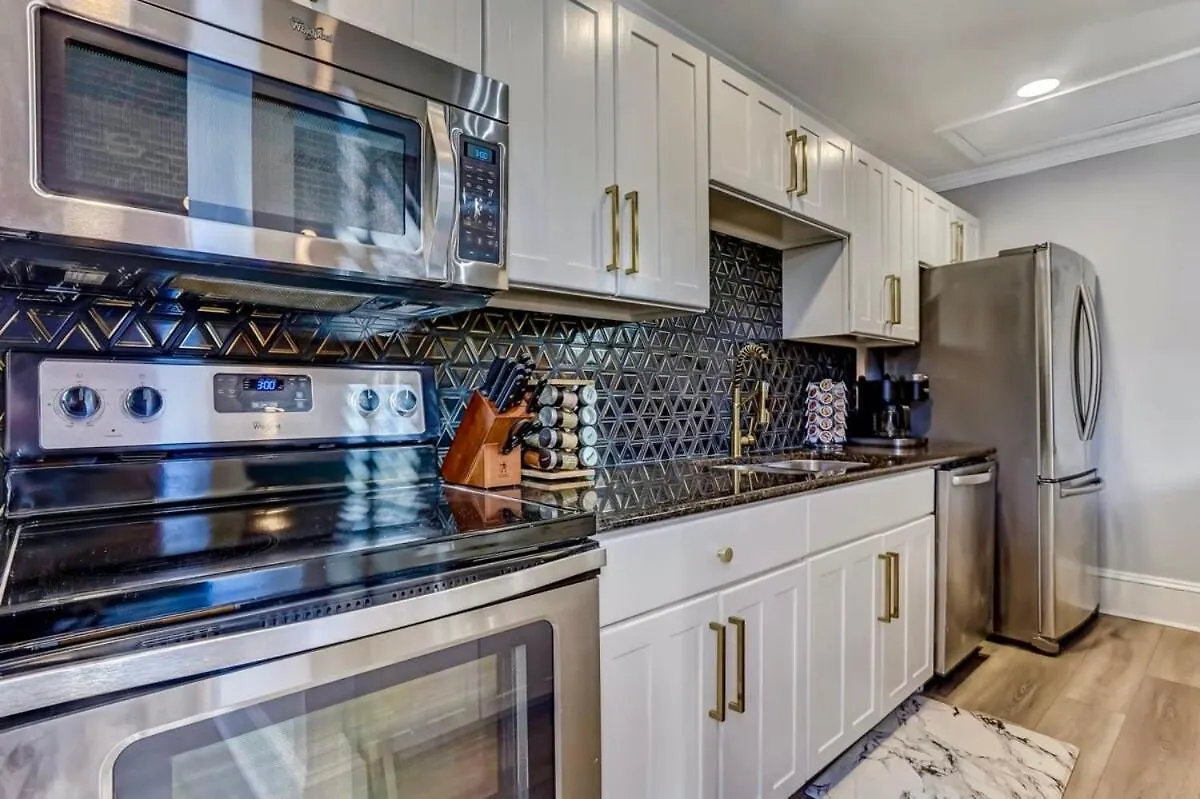 West End Loft - Downtown 5 Min Walk To River St *