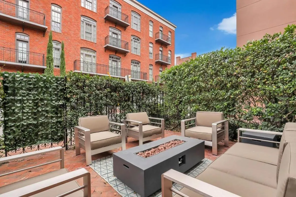 The Palm House-downtown Private Patio Luxury