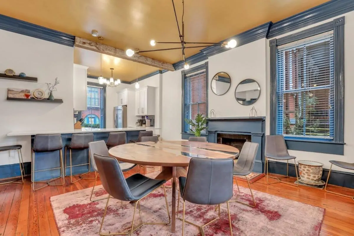 The Palm House-downtown Private Patio Luxury * Savannah