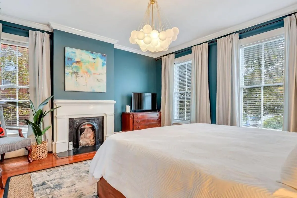 The Palm House-downtown Private Patio Luxury Holiday home Savannah
