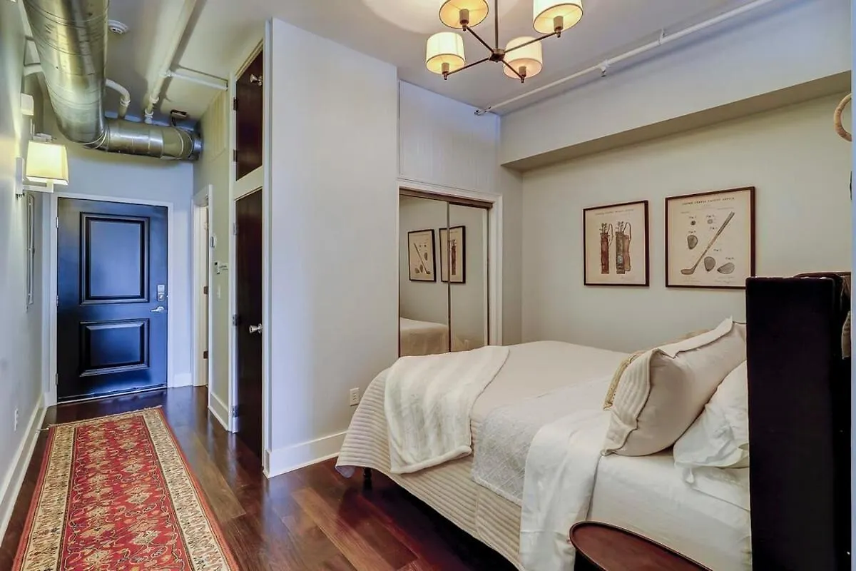 Apartment Old Towne Loft On Broughton -steps To Market *