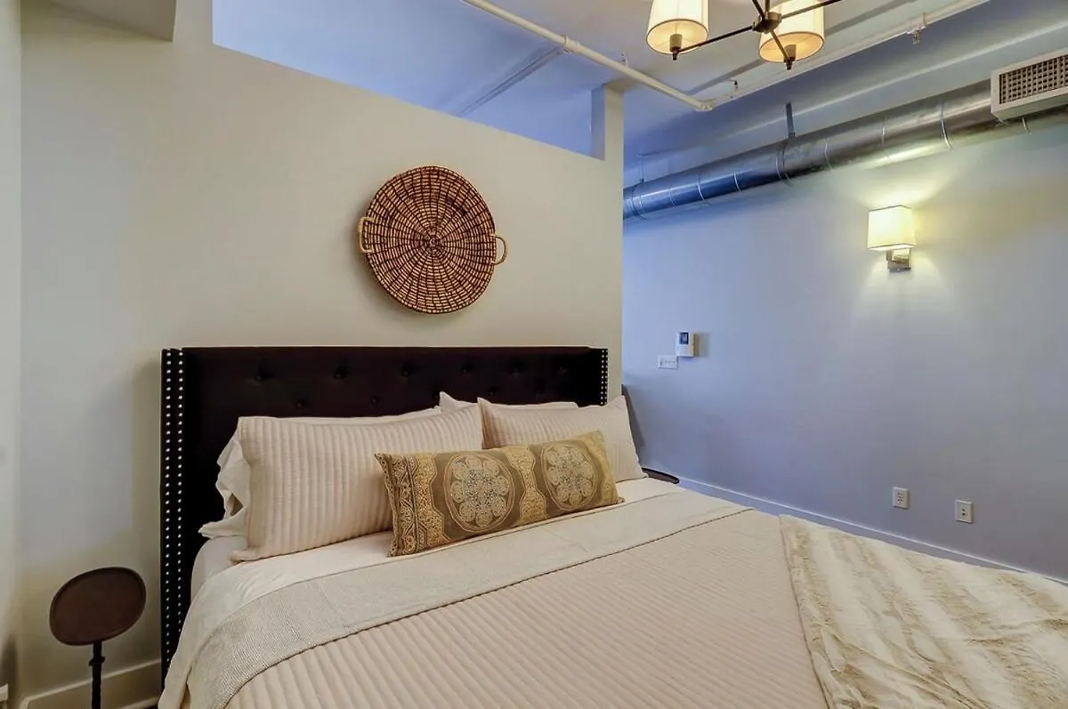 Old Towne Loft On Broughton -steps To Market Apartment Savannah