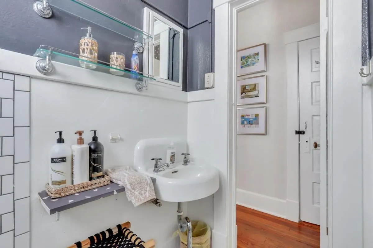Southern Belle On Oglethorpe Square Holiday home *