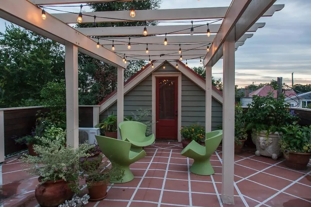 Roof Terrace Oasis Savannah