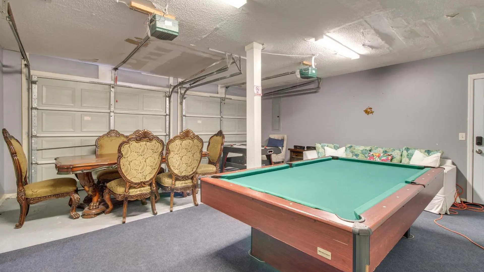 Apartment Inviting Vacation With Game Room!