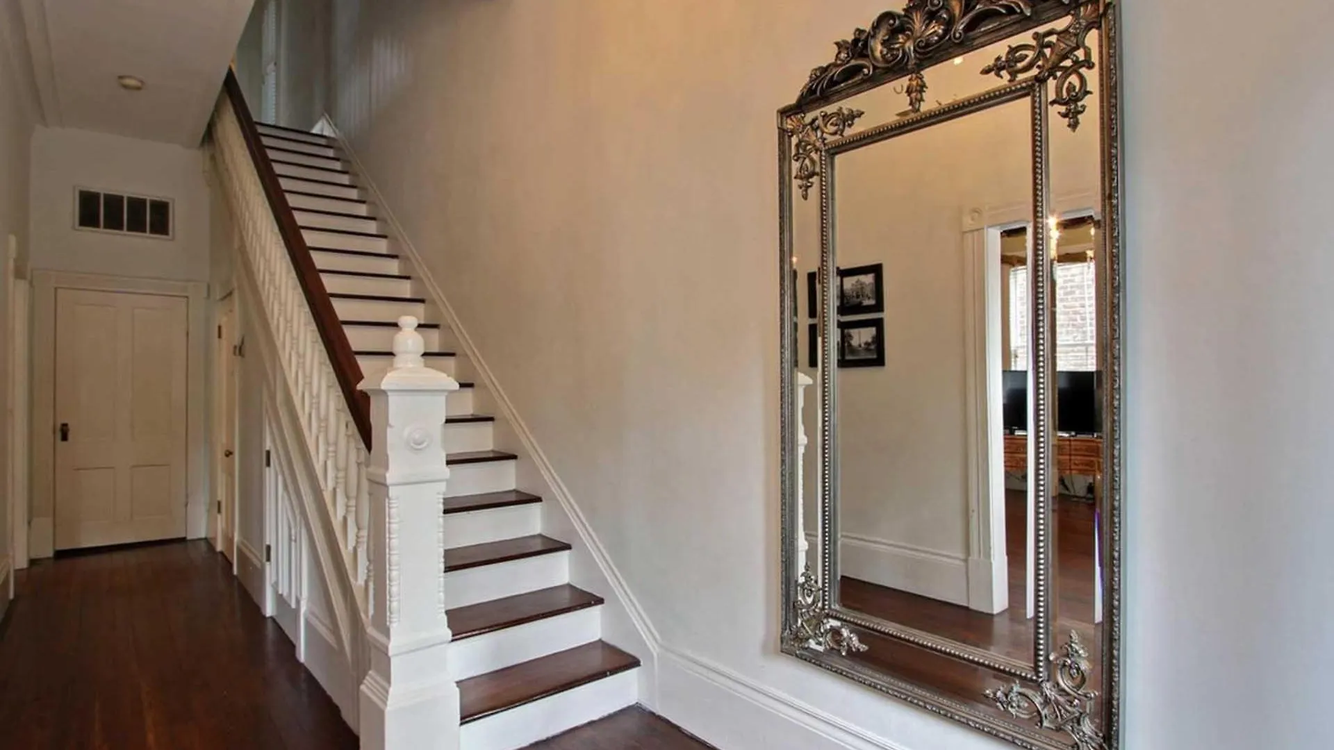 Washington Square Manor * Savannah