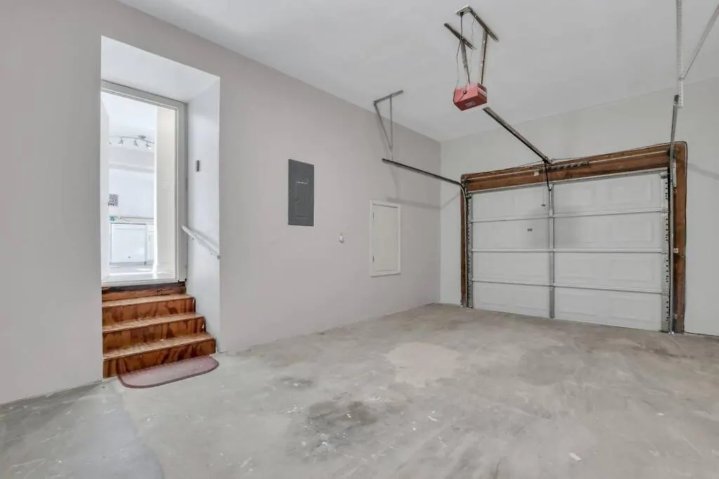The Dream House: 3 Bed 3 Bath *
