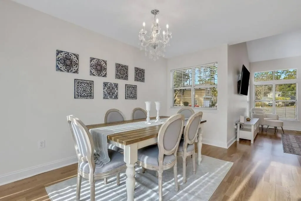 The Dream House: 3 Bed 3 Bath