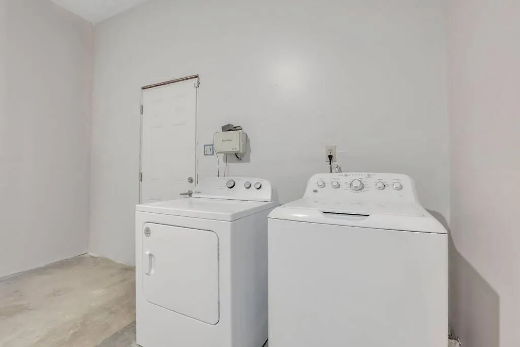The Dream House: 3 Bed 3 Bath Apartment