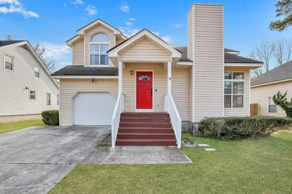 The Dream House: 3 Bed 3 Bath Savannah