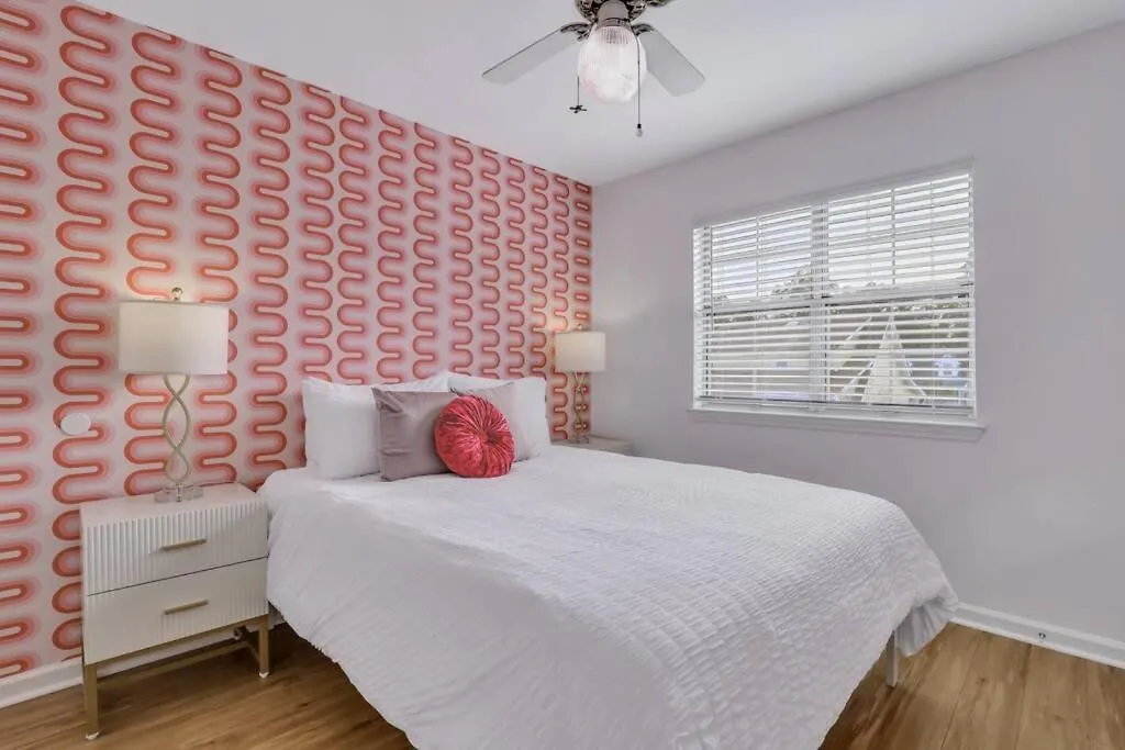 The Dream House: 3 Bed 3 Bath Apartment