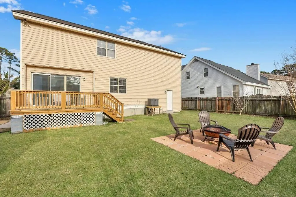 The Dream House: 3 Bed 3 Bath *