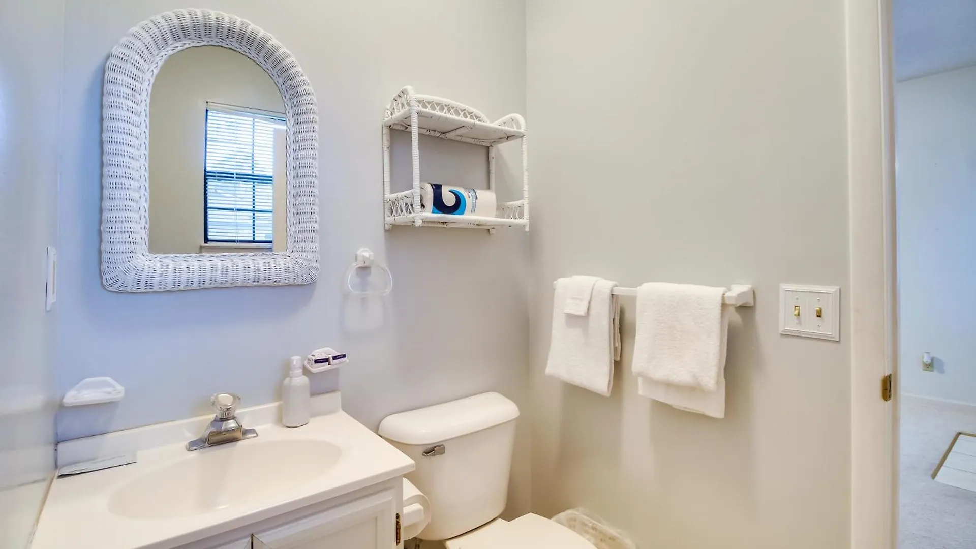 Cozy Studio About 10 Mi To Tybee Island! Savannah