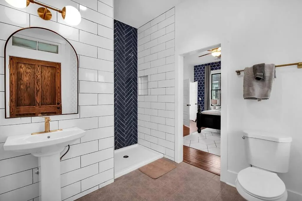 Apartment Modern Living In Thomas Square! Savannah