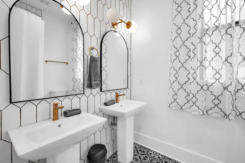 Modern Living In Thomas Square! * Savannah