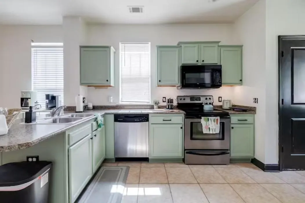 Tupelo Two Story - Near Savannah, I95, And Airport * Savannah