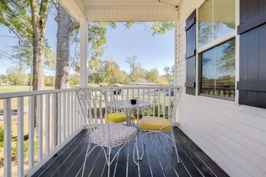 Honey, I'm Near - Seen On Hgtv