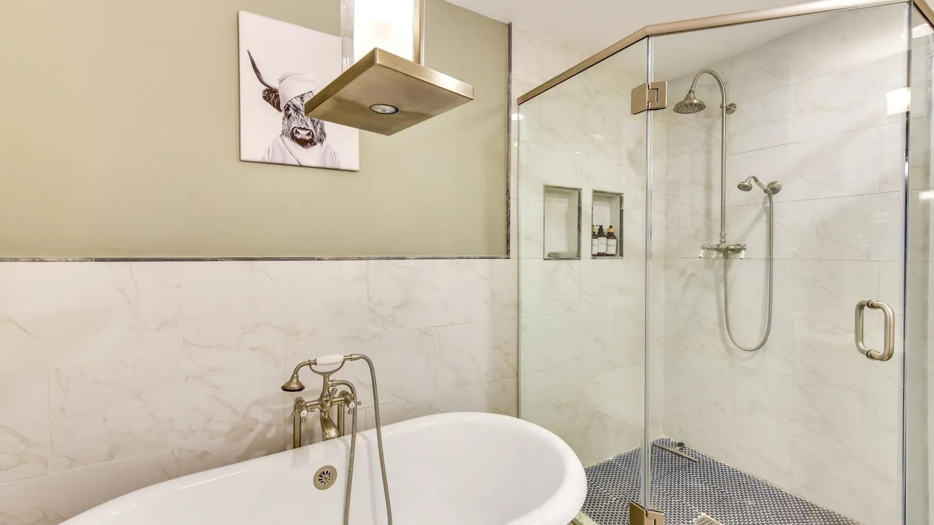 Close To Bike Trails And Beaches! * Savannah
