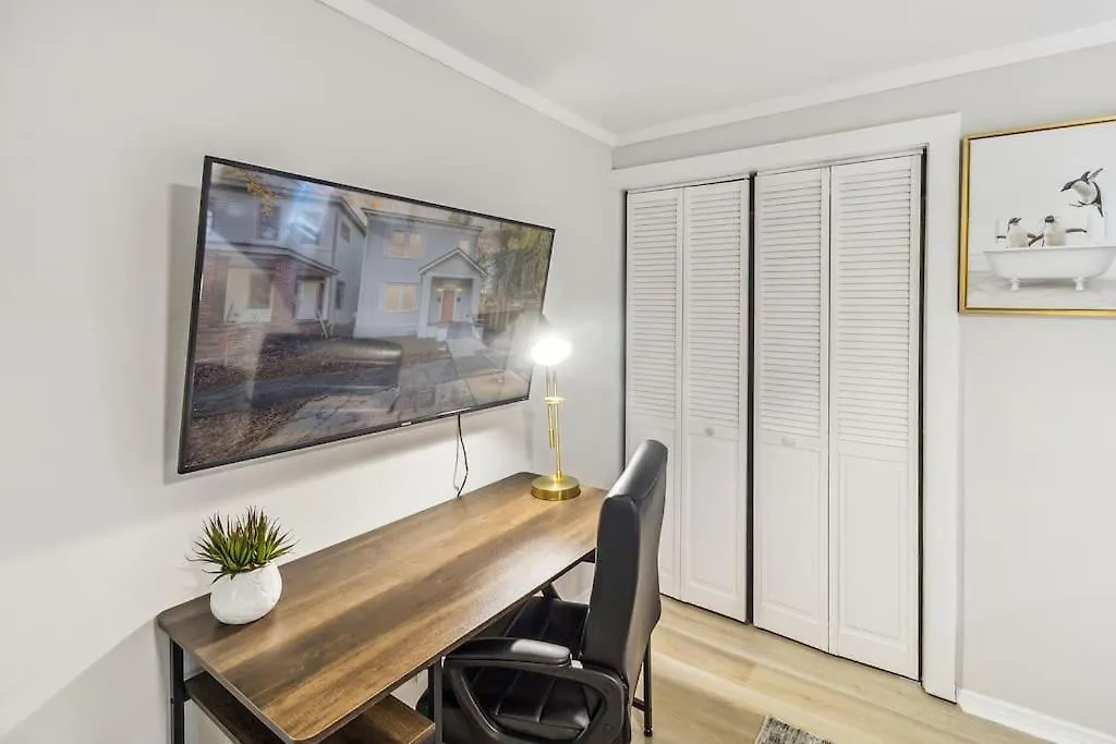 Apartment 5 Min Drive To Downtown! Modern 3br In Savannah!