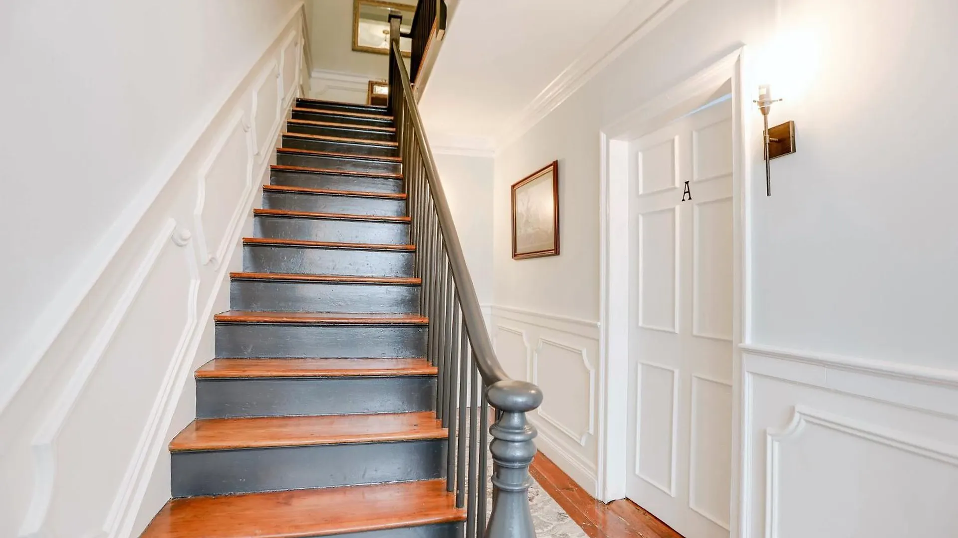 Oglethorpe Apartment