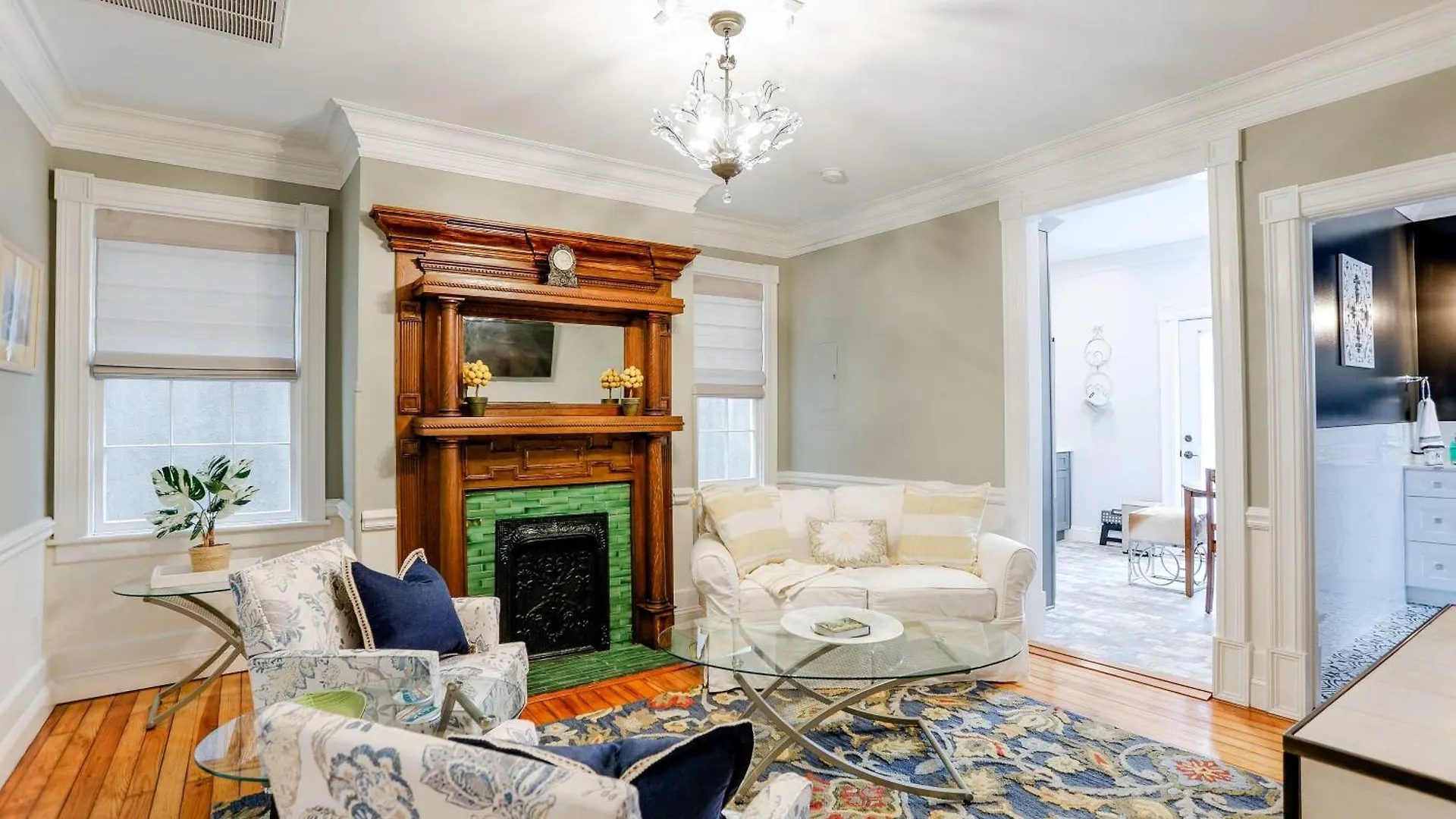 Oglethorpe Apartment *