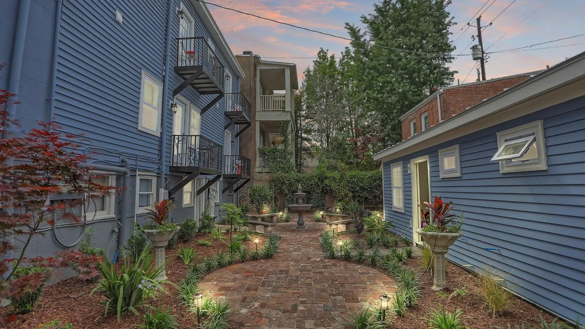 Oglethorpe Apartment *