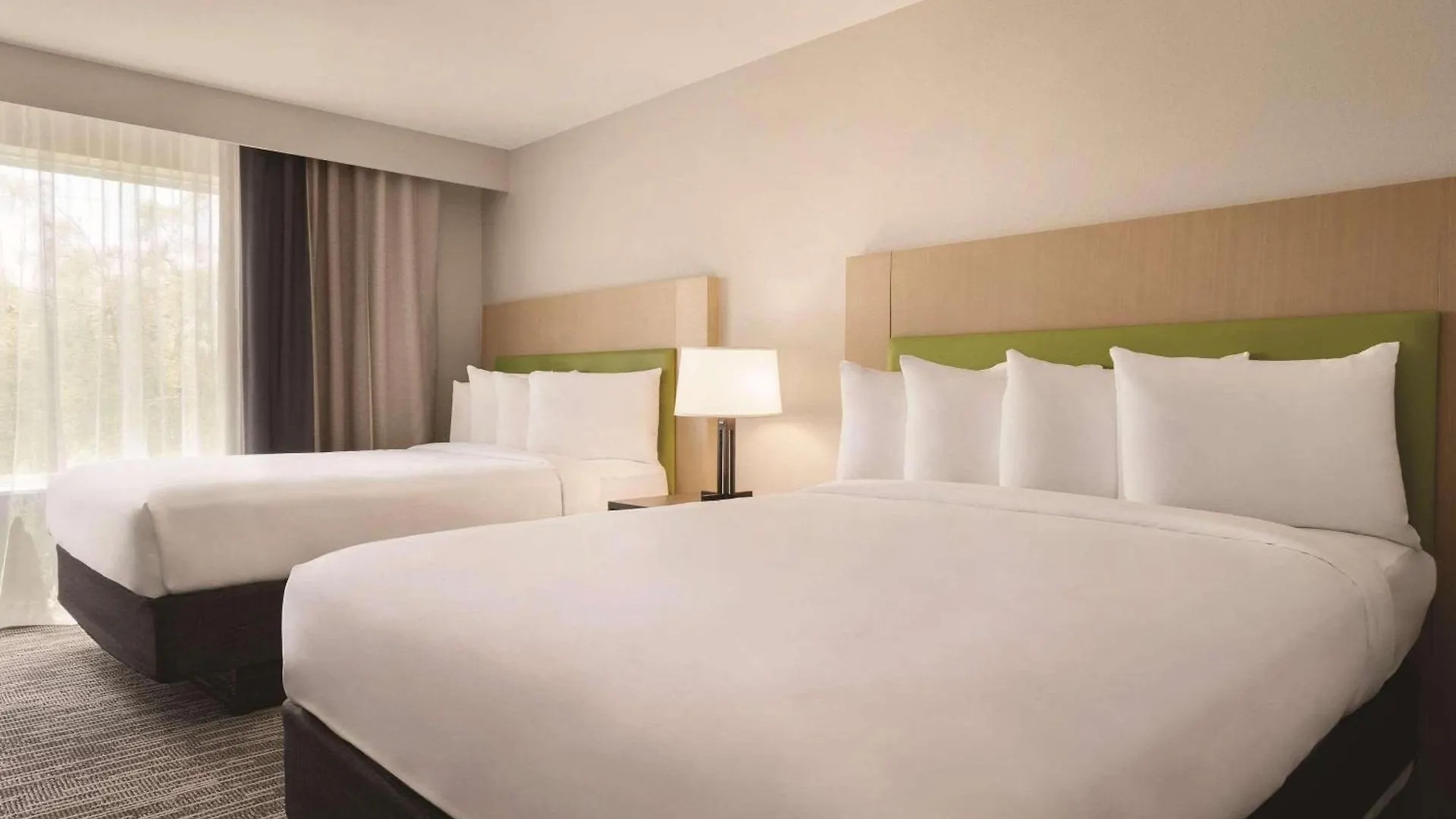 Country & By Radisson, Midtown, Ga 3*