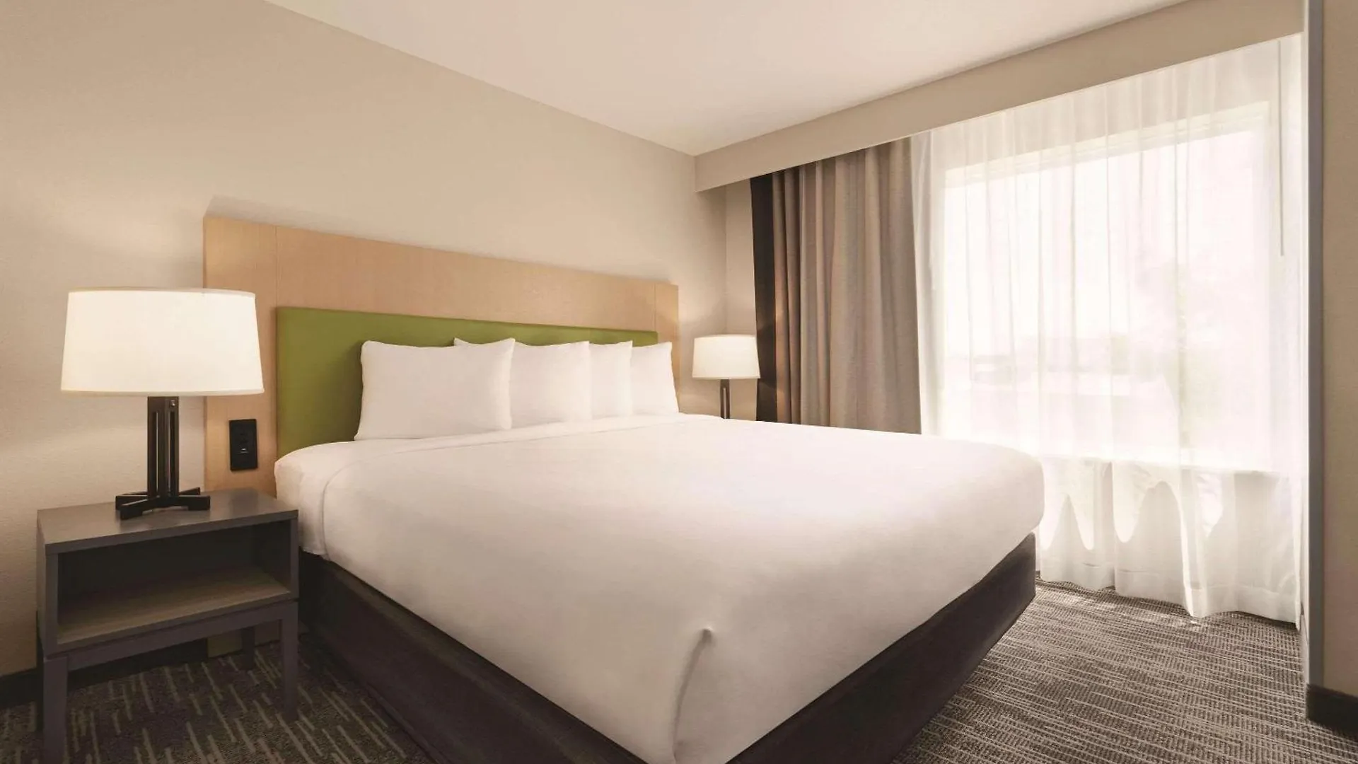 Country & By Radisson, Midtown, Ga Hotel