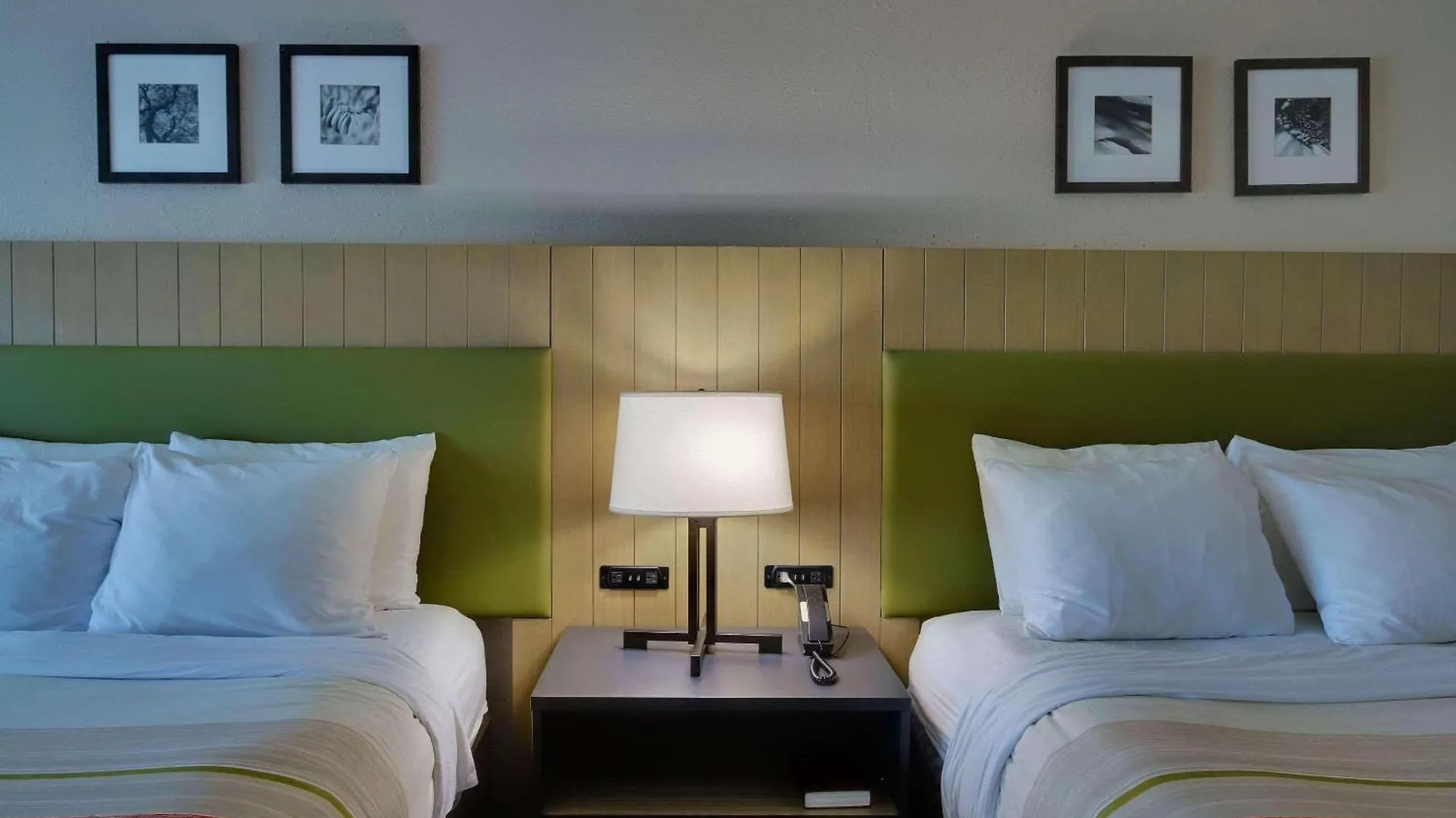 Country & By Radisson, Gateway, Ga Savannah