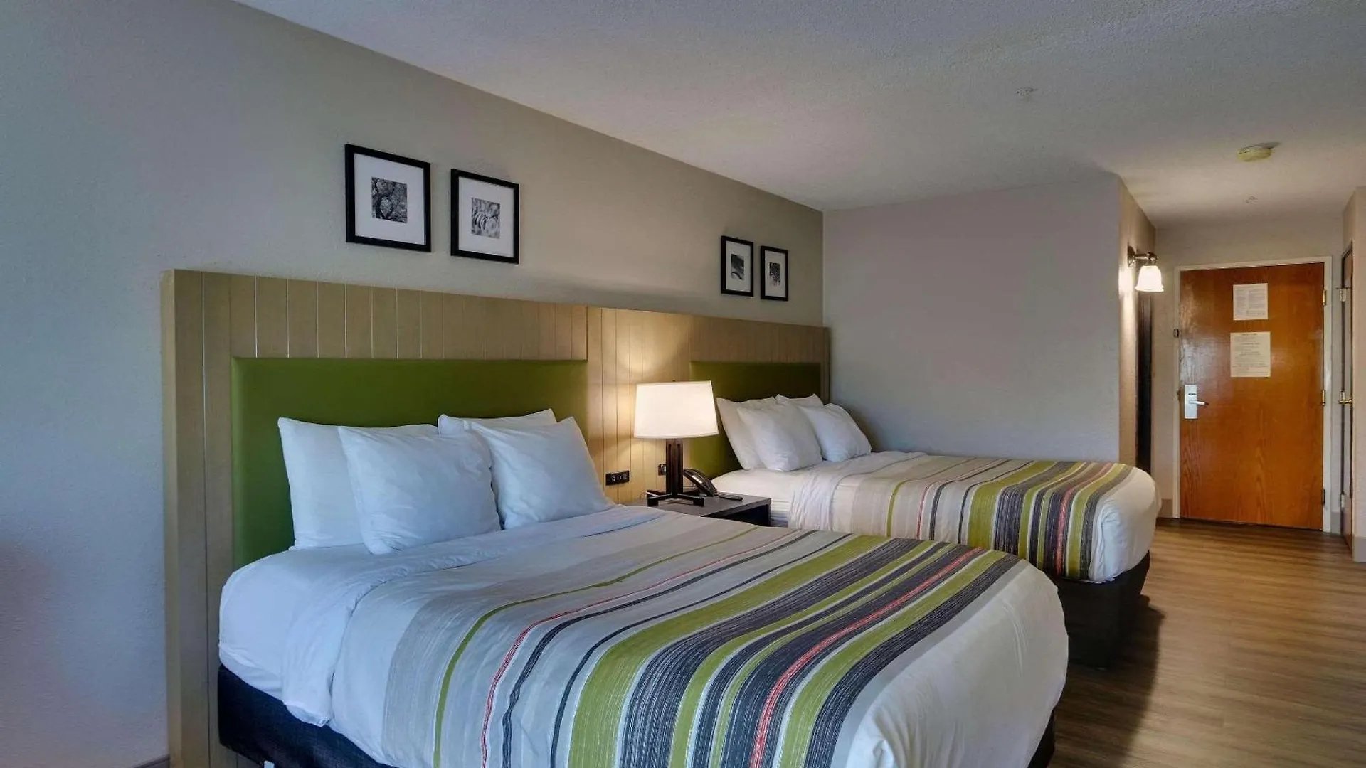 Hotel Country & By Radisson, Gateway, Ga 3*
