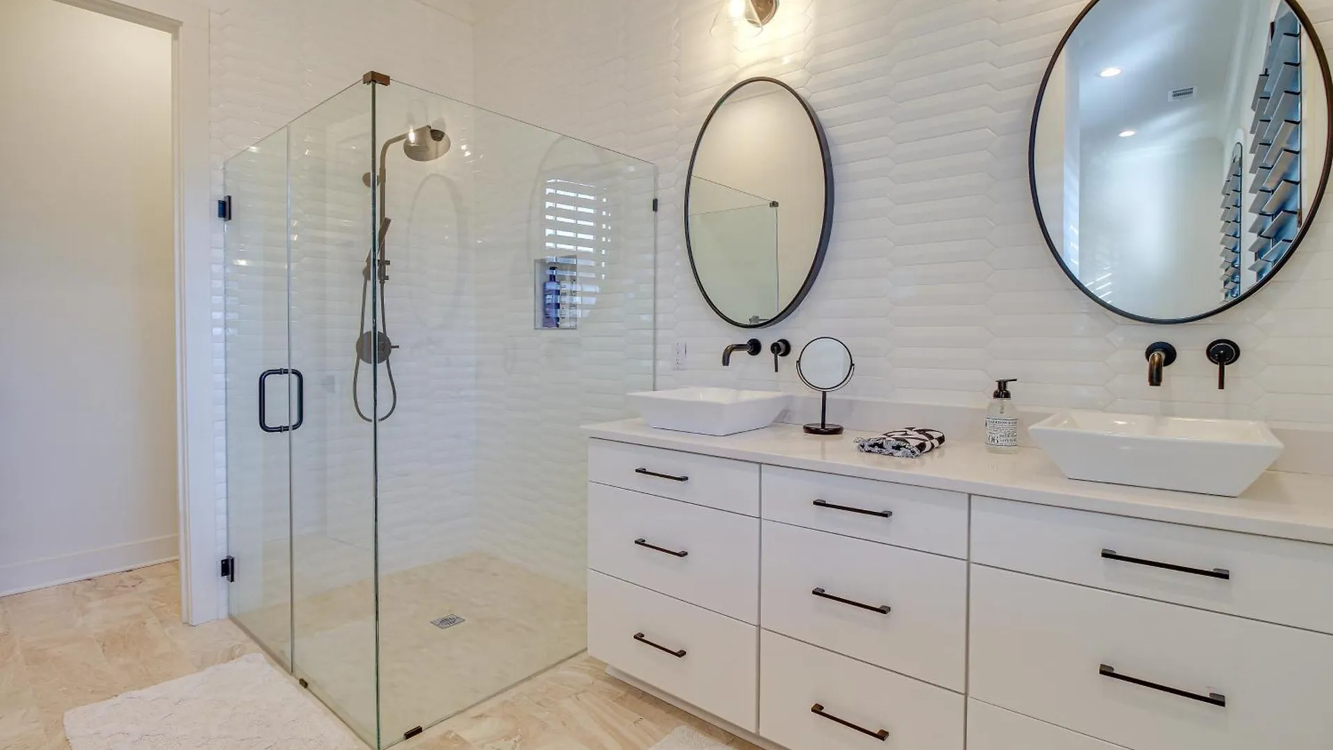 Luxe Townhome 1 Mi To Historic District * Savannah