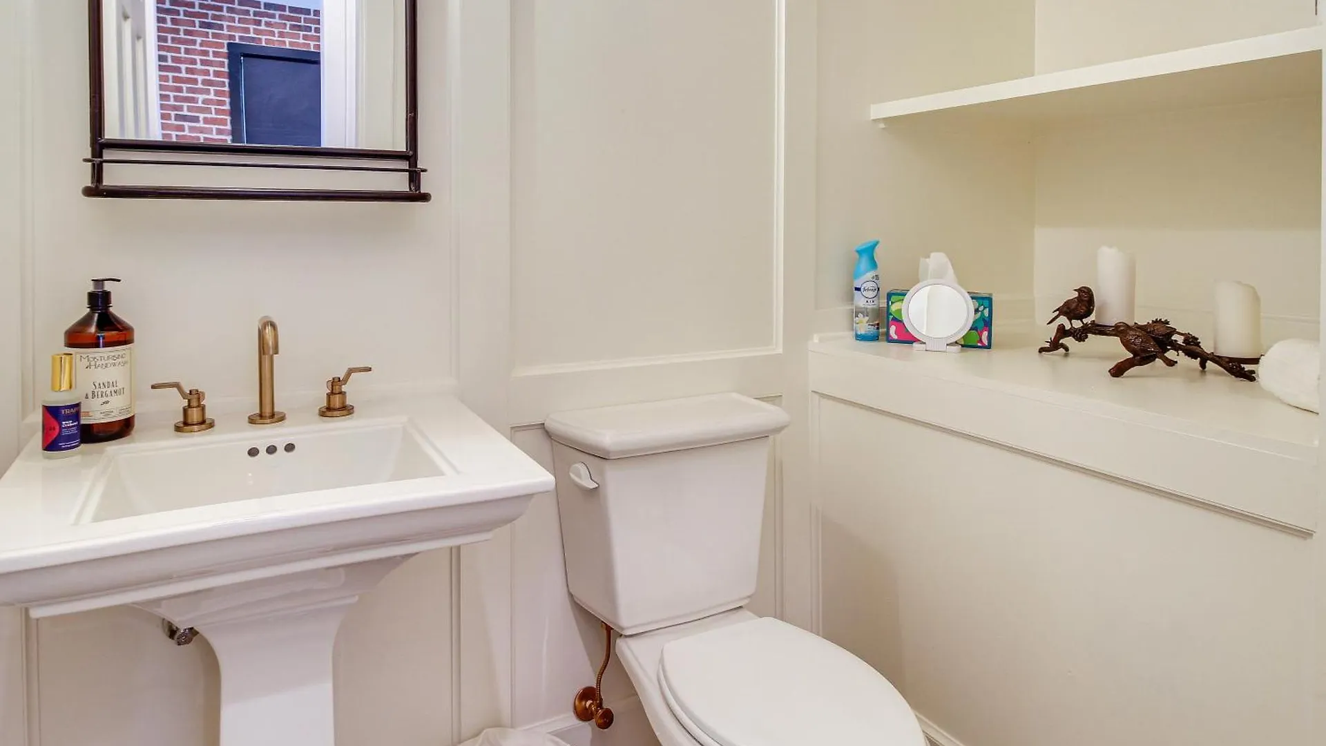 Luxe Townhome 1 Mi To Historic District *