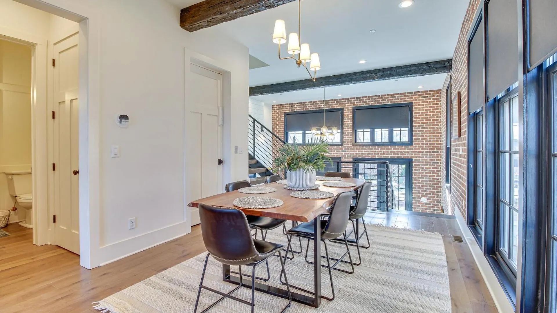 Luxe Townhome 1 Mi To Historic District Holiday home