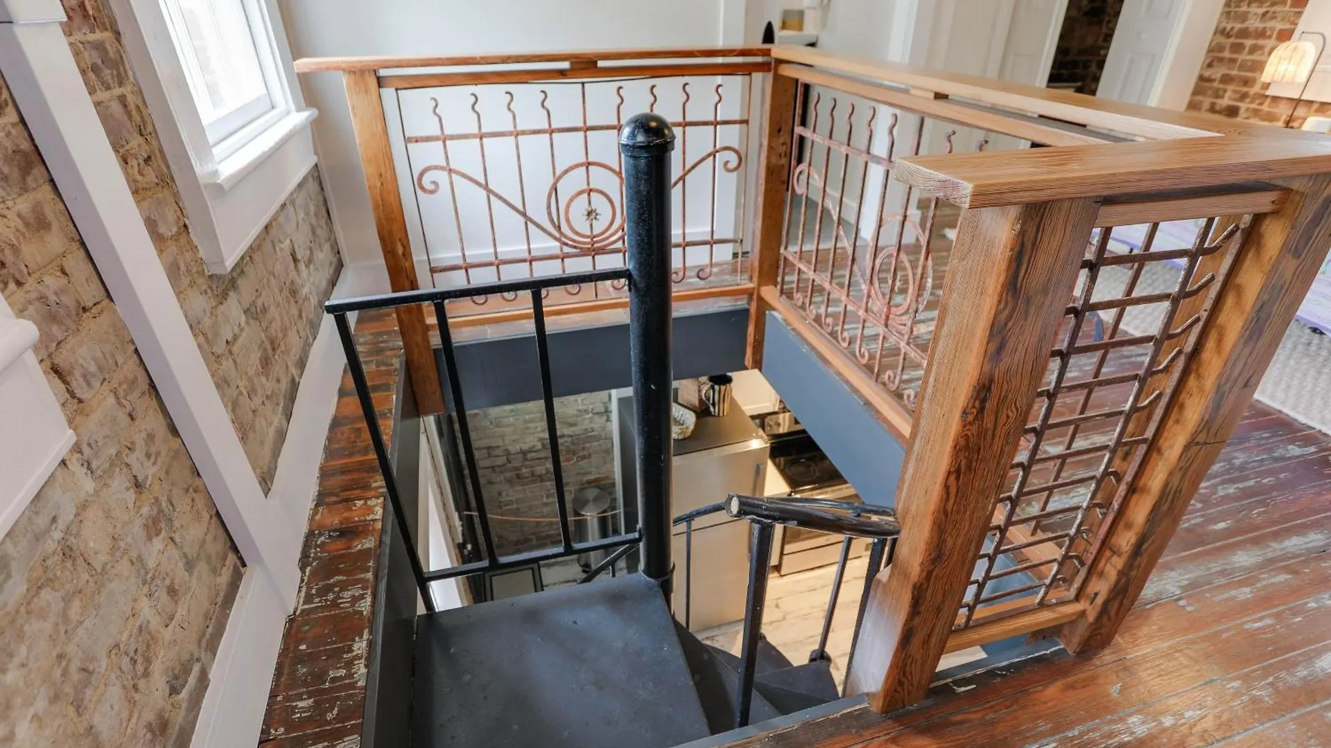 Brick House Apartment *